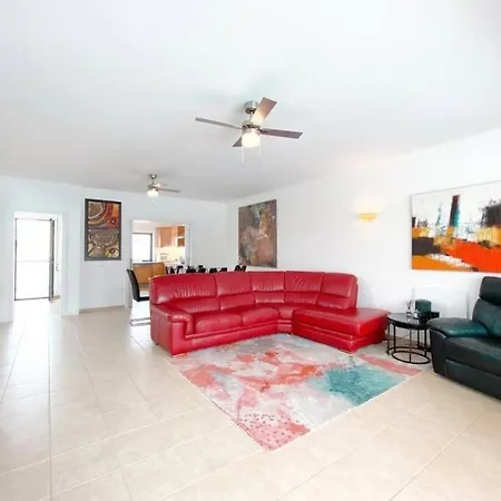 Vila Modern, Spacious With Own Private Pool Lagos