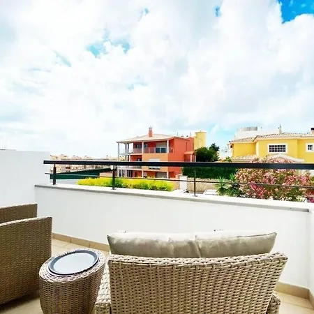 Modern, Spacious With Own Private Pool Willa