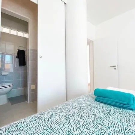 Modern, Spacious With Own Private Pool Willa